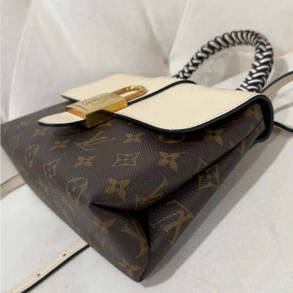 Louis Vuitton Cream and Brown Crossbody Bag - Picture 3 of 8